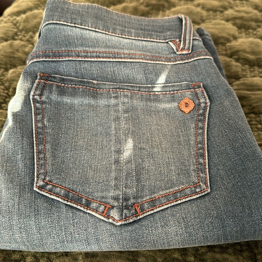 Super cute brand new democracy jeans… size 4